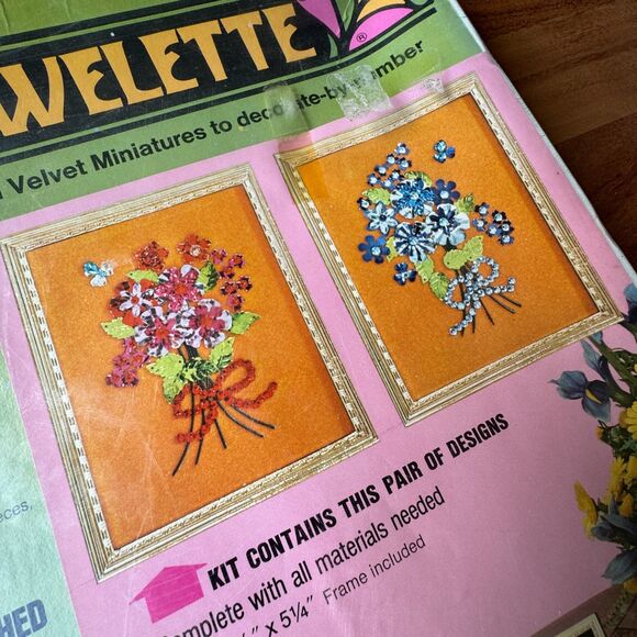 Vintage Jewelette No. 508 Bouquets Framed Gold Velvet Miniatures Craft Kit - Picture 6 of 6